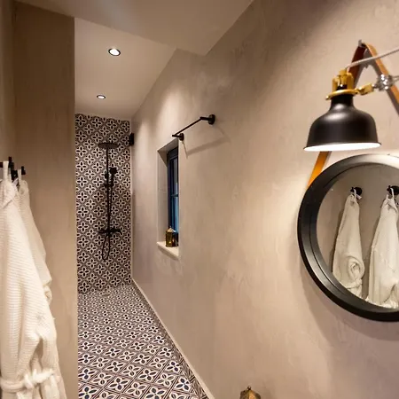 Gasthof Nomad Studios, Kapana 3*