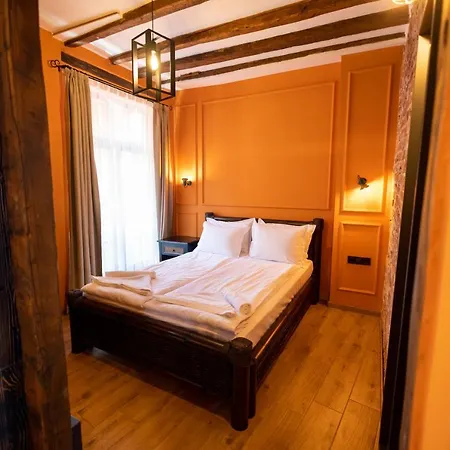 Nomad Studios, Kapana Gasthof 3*