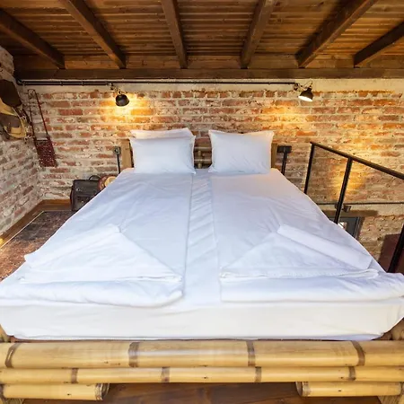 Gasthof Nomad Studios, Kapana 3*