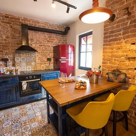 Vendégház Nomad Studios, Kapana