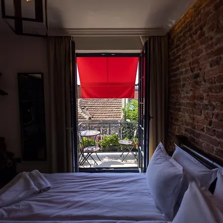 Nomad Studios, Kapana Pensionat 3*