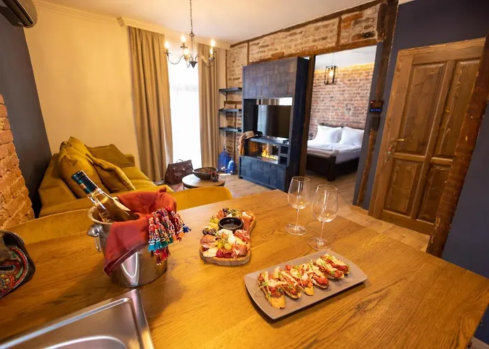 Nomad Studios, Kapana