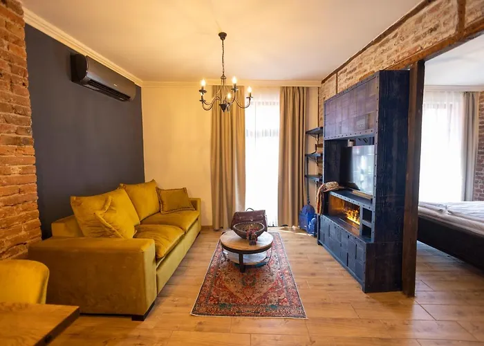 Nomad Studios, Kapana